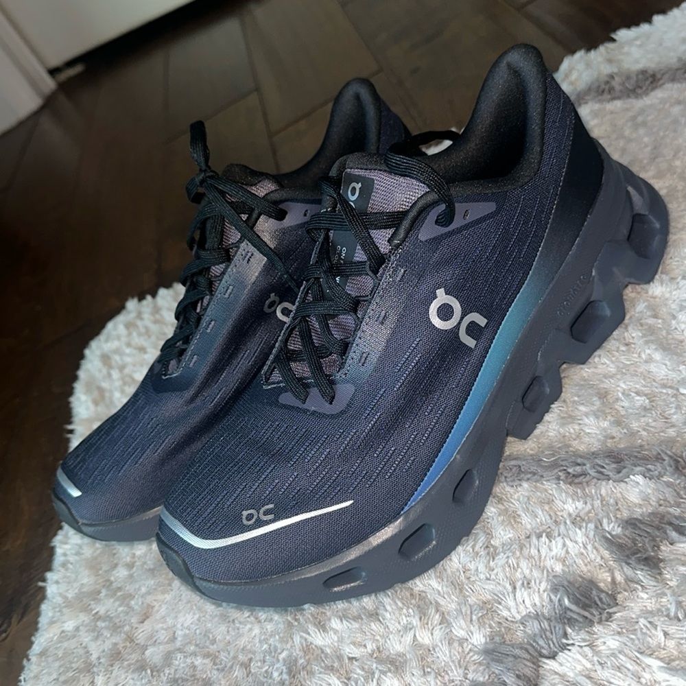 ON cloudSpark running shoes women size 8.5